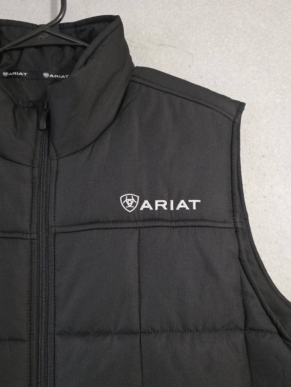 NWOT Ariat Mens Black Crius Insulated Quilted Puffer Vest 10011523 Size Large